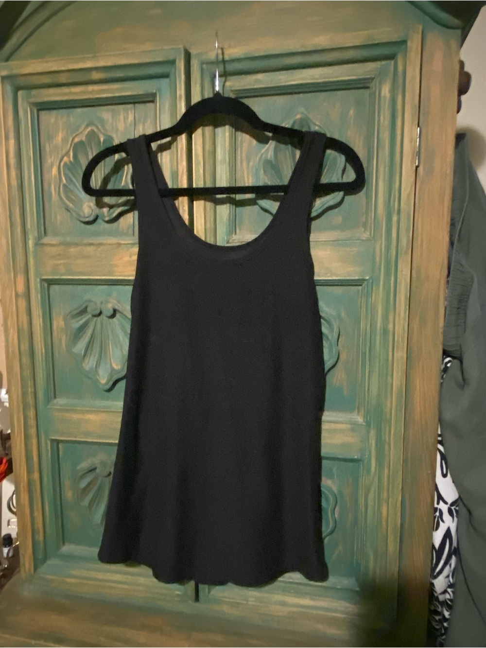 No Boundaries Black Scoop Neck Tank Top
